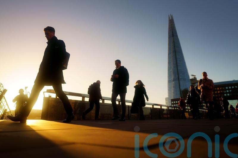 Hybrid working on the rise as fewer staff work purely from home