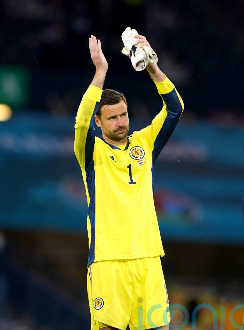 Hibernian sign 37-year-old Scotland goalkeeper David Marshall