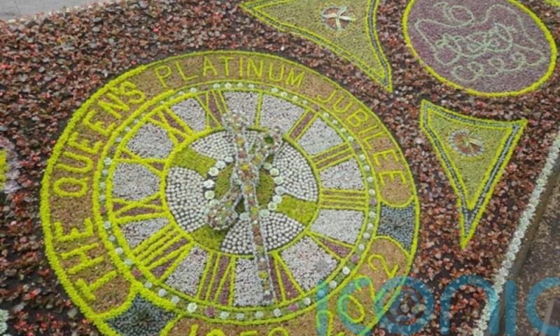 Edinburgh’s floral clock set to mark Queen’s jubilee