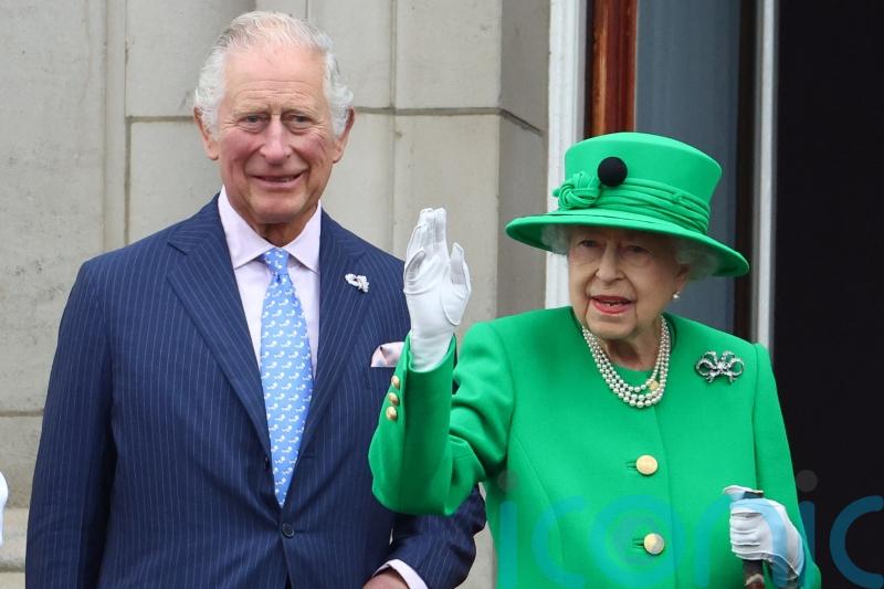 Waves and smiles on balcony from Queen at poignant end to Jubilee celebrations
