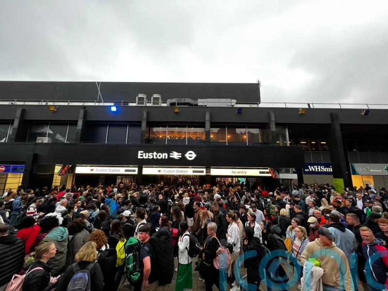 Queues outside London Euston as passengers face severe delays