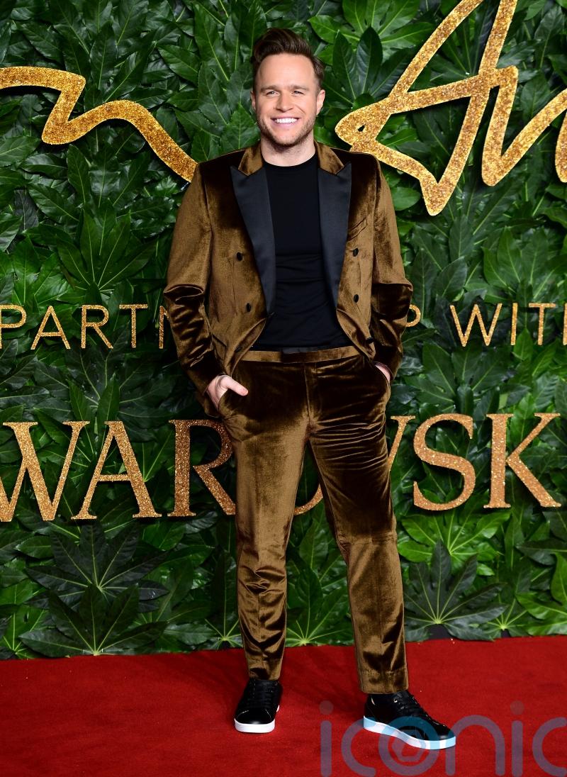 Olly Murs proposes to girlfriend Amelia Tank during jubilee celebrations