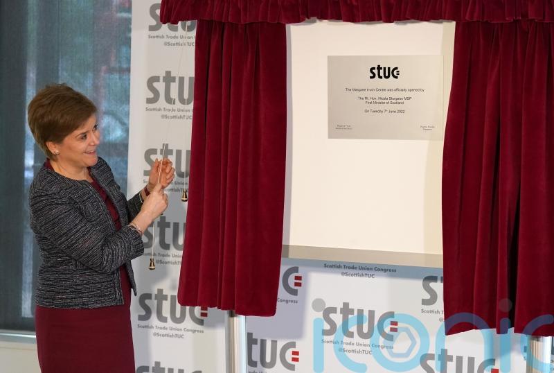 First Minister a ‘passionate believer’ in need for unions