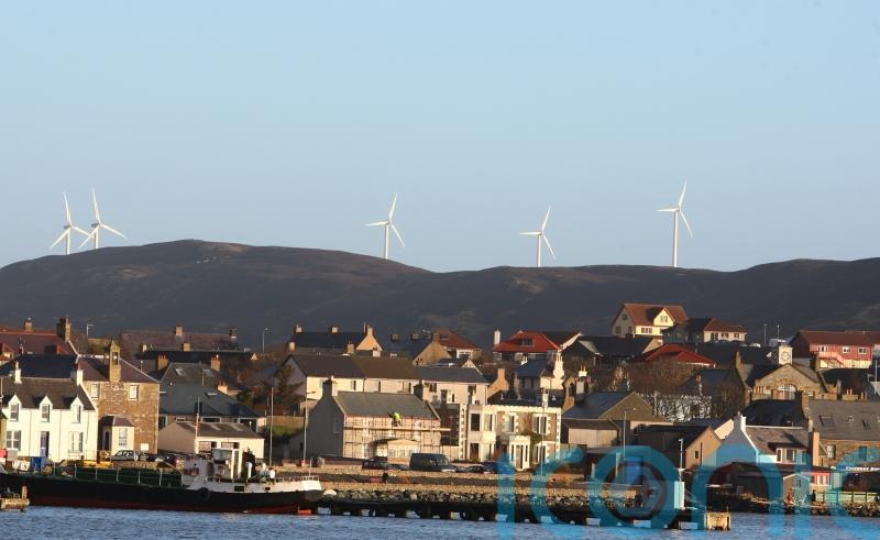 Shetlanders quoted £725,000 to connect to broadband, says MSP