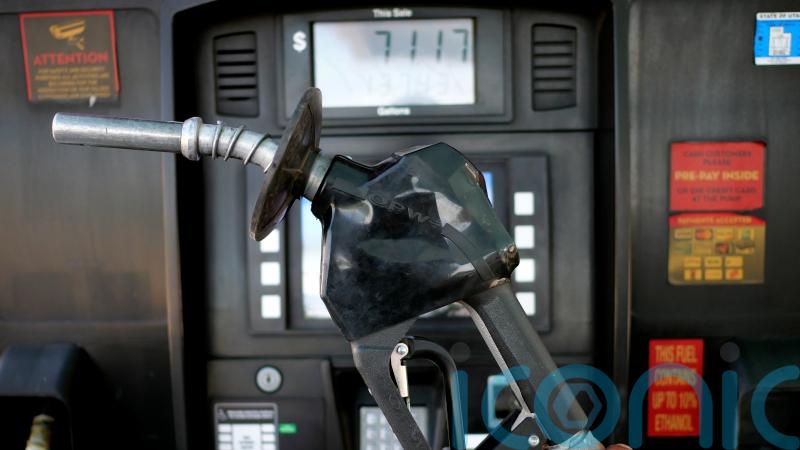 Average fuel price hits $5 a gallon in US