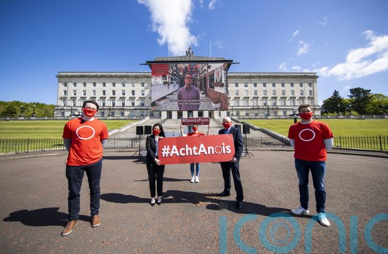 1,000 sign letter calling for Irish language legislation