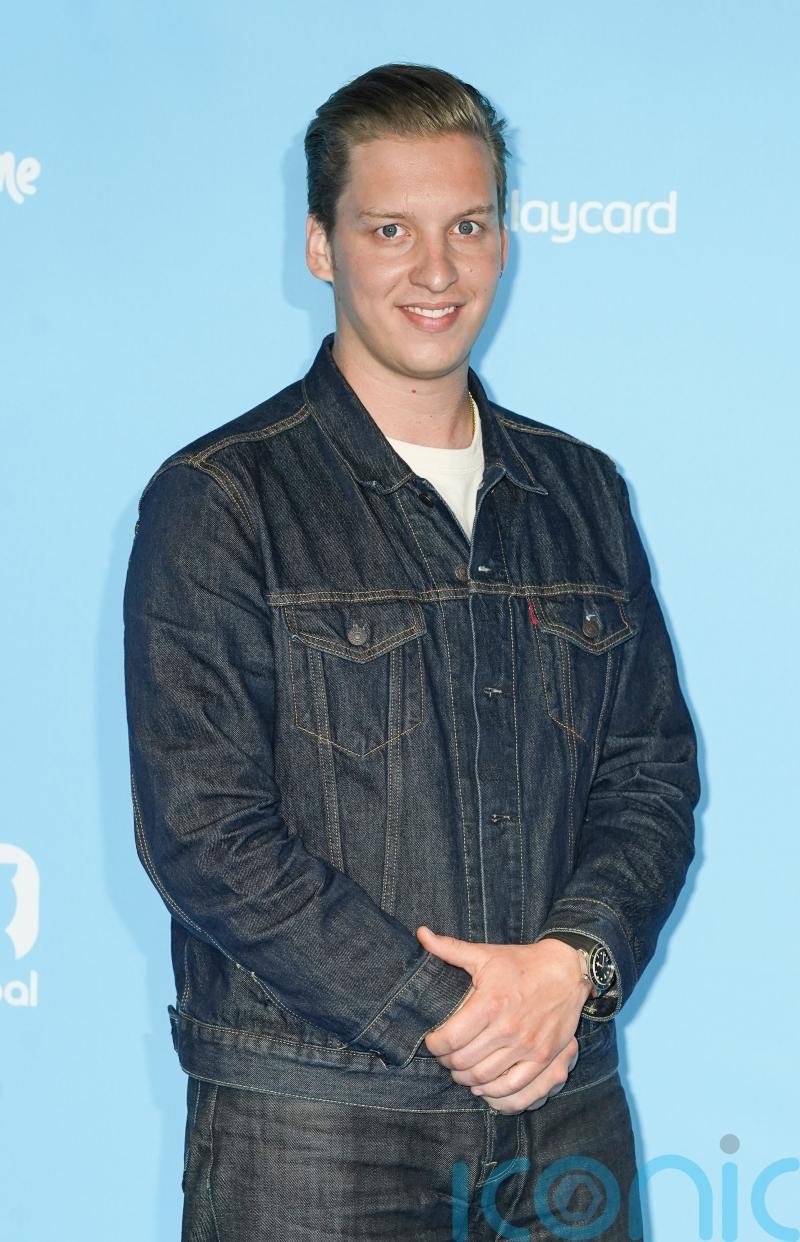 When the royal family say ‘jump’, you jump: George Ezra on tweaking his lyrics