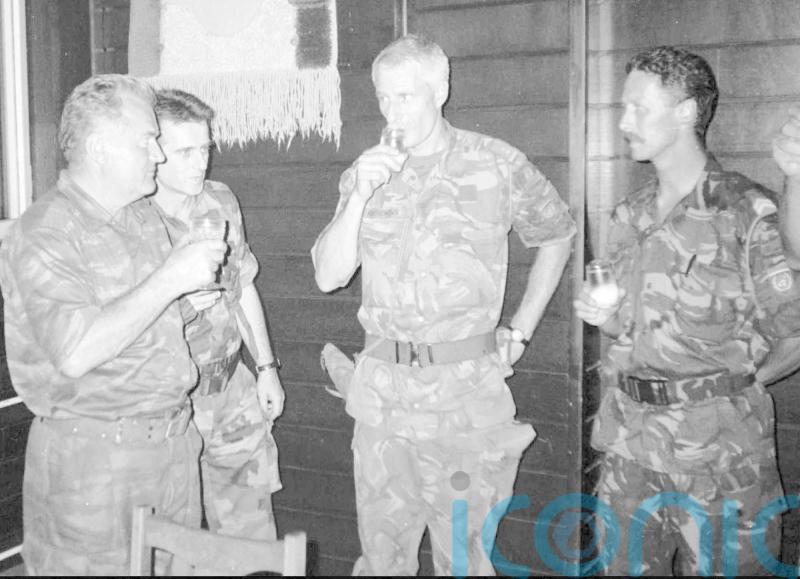 Dutch prime minister apologises to Srebrenica peacekeepers