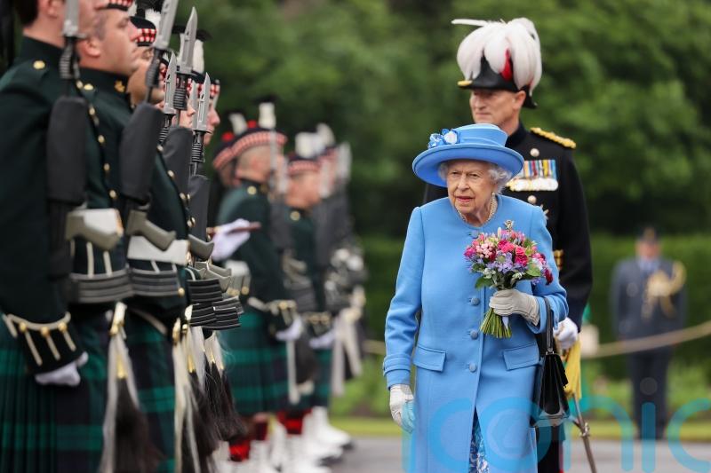 Queen hopes to travel to Scotland for Holyrood Week – Palace
