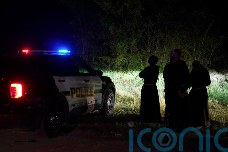 50 migrants die after lorry trailer abandoned in Texas heat