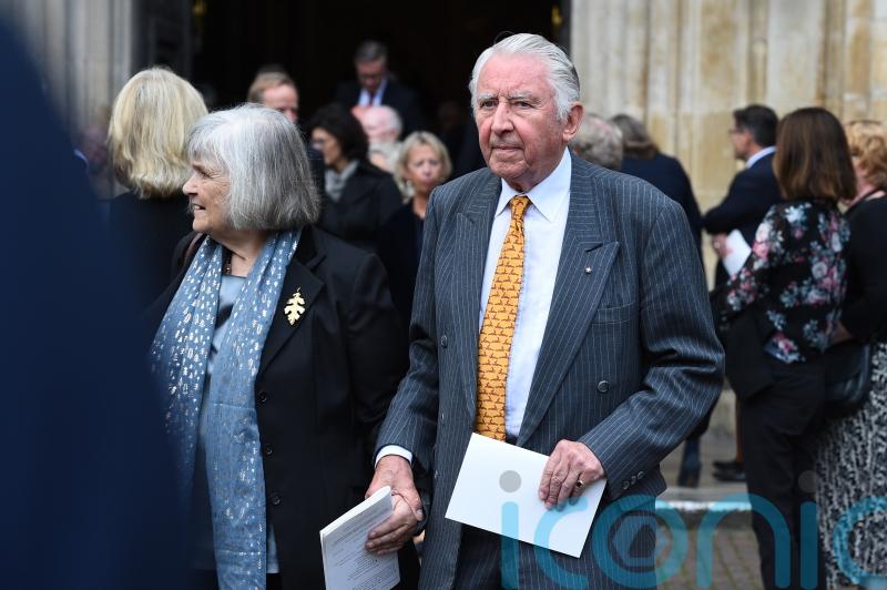 Lord Steel gives backing to proposed buffer zones at abortion clinics