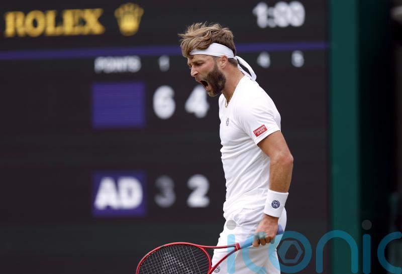 Liam Broady enjoys latest show-court experience despite loss to Alex De Minaur