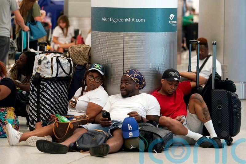 Holiday getaway pushes US airport traffic to pandemic high