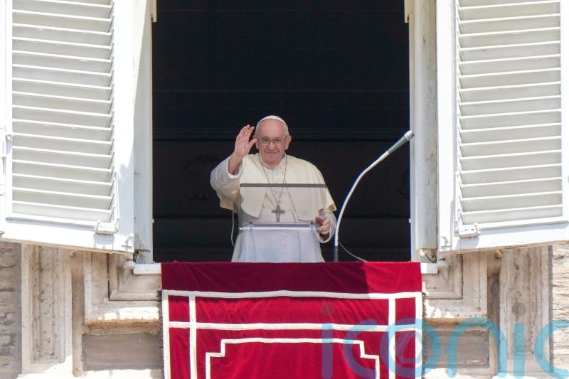 Pope Francis dismisses resignation rumours