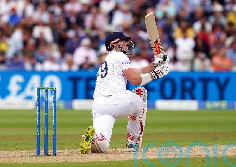 England make quick inroads into record chase against India
