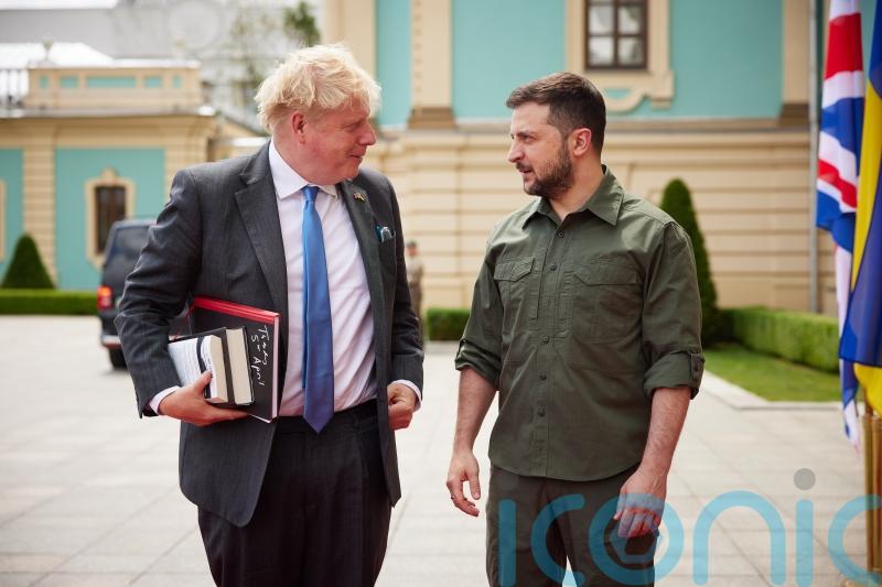 PM hails Zelensky as ‘hero’ in call to Ukrainian leader after resignation speech