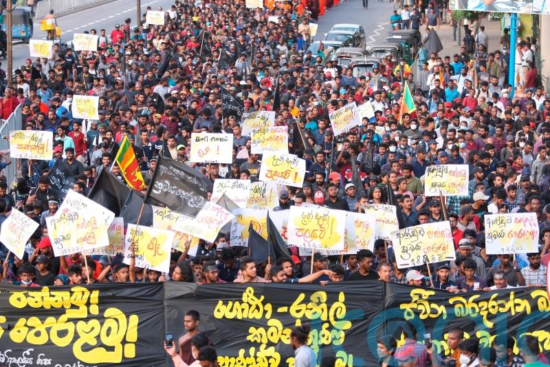 Police fire tear gas at anti-government protesters in Sri Lanka