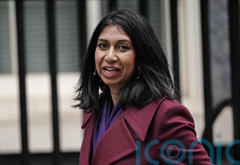 Suella Braverman urges her supporters to back Liz Truss