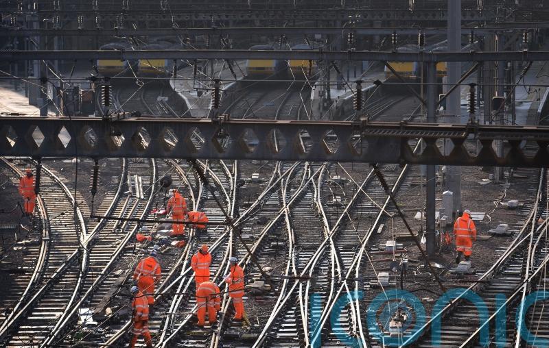 Britain’s railways not engineered to cope with heatwave, experts warn