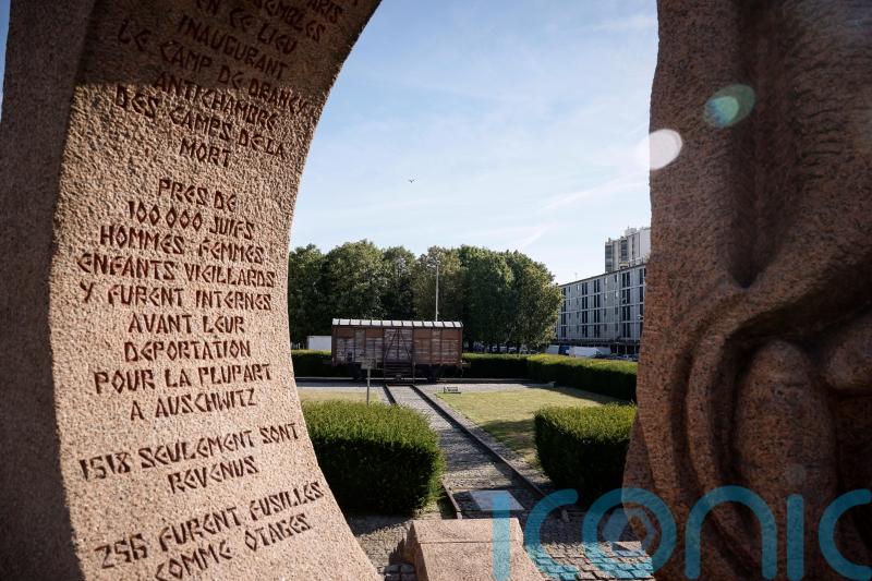 Holocaust survivors mark 80 years since mass Paris round-up