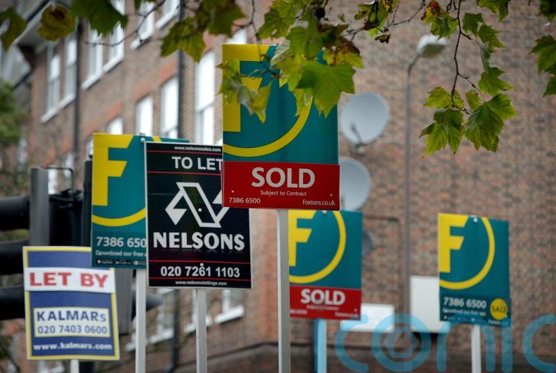 House sales plunged 54.3% in June compared with same month in 2021