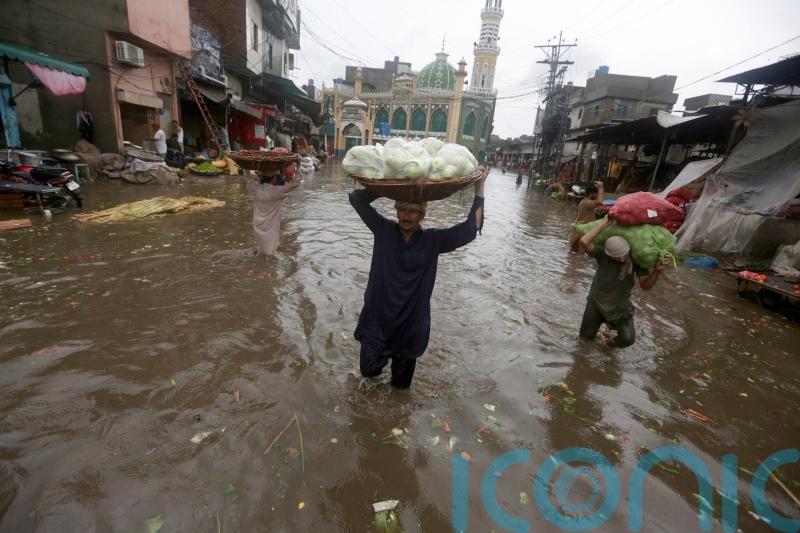 Death toll from weeks of rain in Pakistan rises to 282