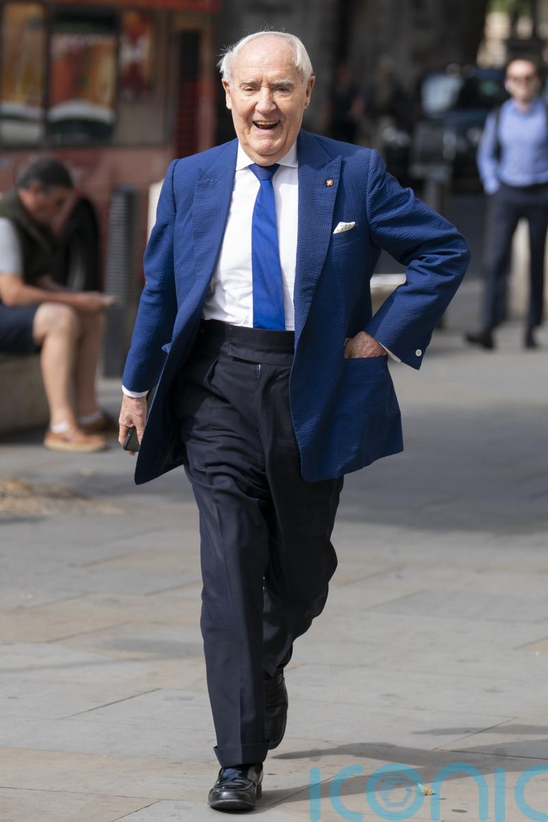 Judge expected to make decision in Sir Frederick Barclay contempt case