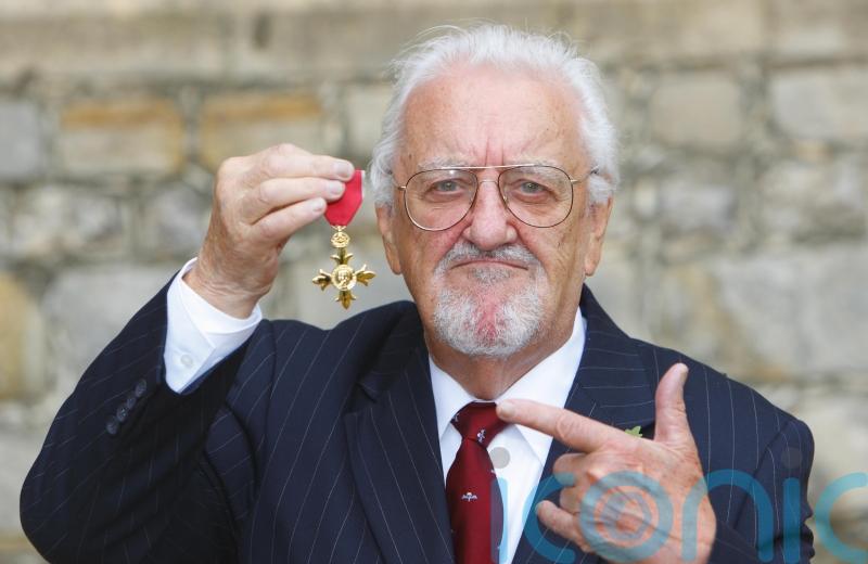Bernard Cribbins, star of The Railway Children and Doctor Who, dies aged 93
