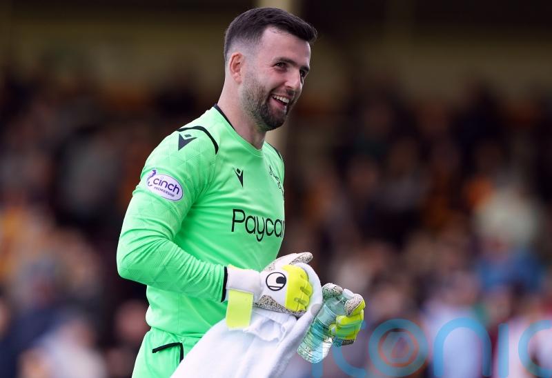 St Mirren striker Curtis Main hails ‘world-class’ Motherwell keeper Liam Kelly