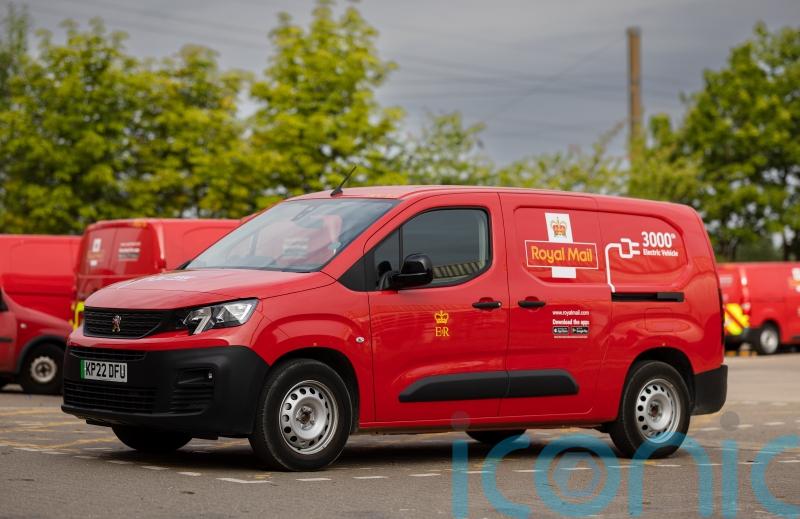 Royal Mail strengthens green credentials with 2,000 electric Peugeot postvans