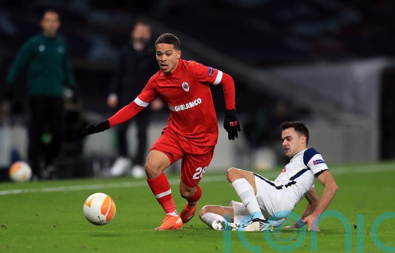 Burnley sign midfielder Manuel Benson from Antwerp
