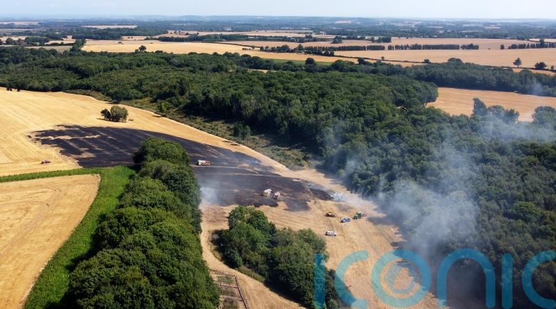 Fire warning as new heatwave builds in tinder-dry conditions