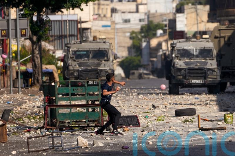 Militants killed by Israeli troops in West Bank as violence resumes