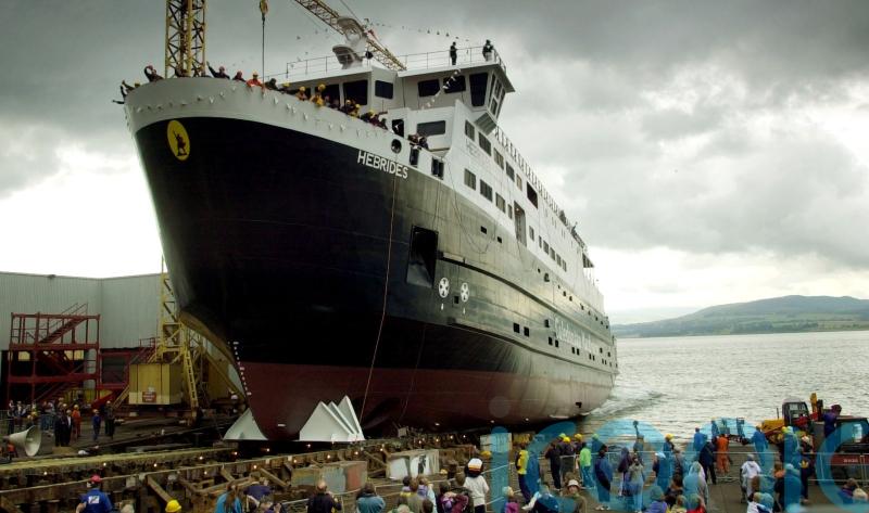 Jenny Gilruth urged to intervene in ferries crisis amid food rationing fears