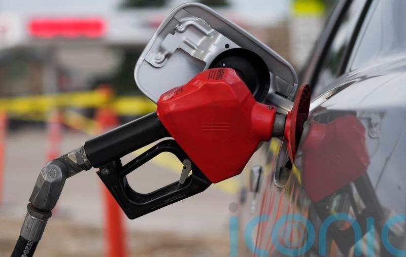 Fuel price dips below four dollars in US for first time in five months