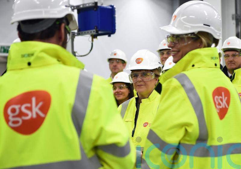 FTSE 100 dragged down by sinking pharma shares, while US markets make gains