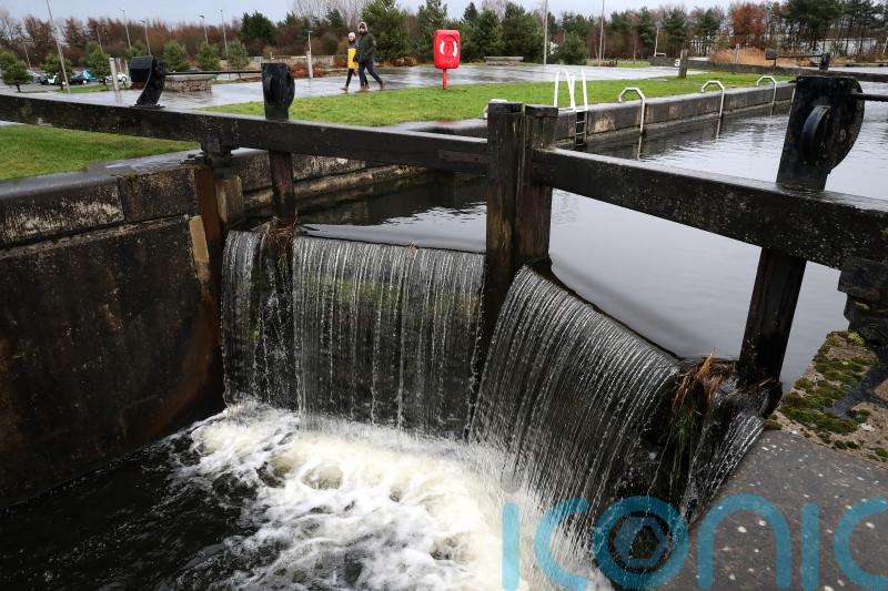 Man, 39, dies after getting into difficulty in canal
