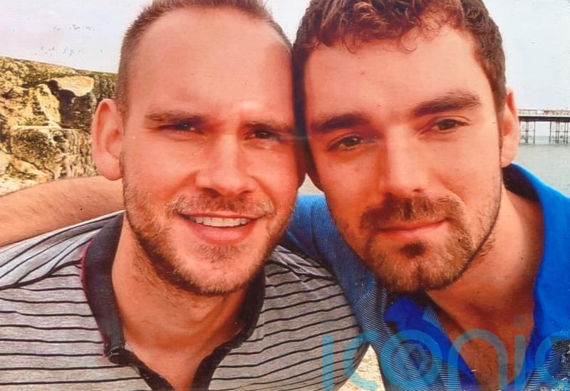 Couple tried to smash window to flee burning hotel, inquiry told