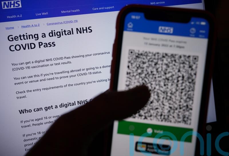 Travellers unable to show vaccination records as NHS Covid Pass goes down