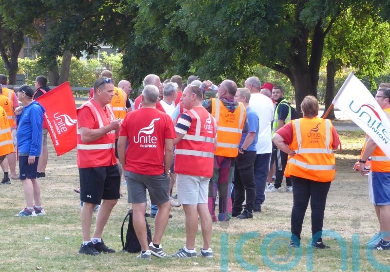 Starmer should be ‘more upfront’ in supporting striking workers, says union boss