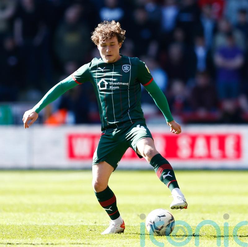 Callum Styles equaliser earns Barnsley point to knock Ipswich off top spot