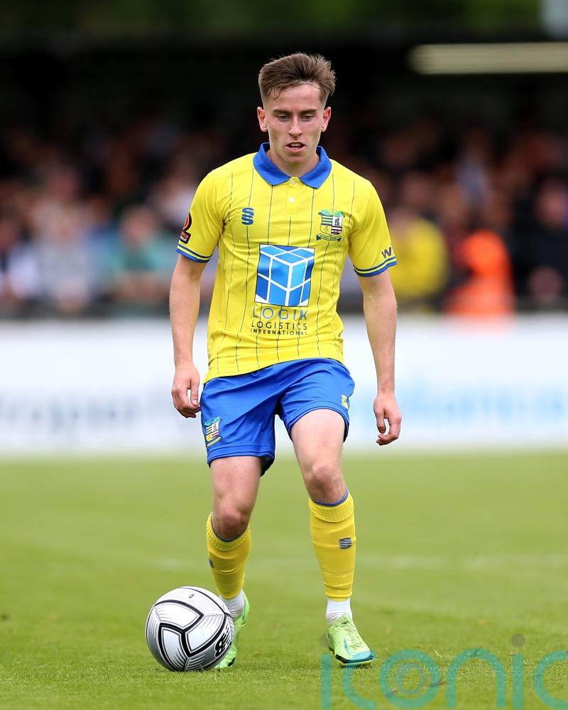 Solihull maintain fine start with comfortable win over 10-man Dorking
