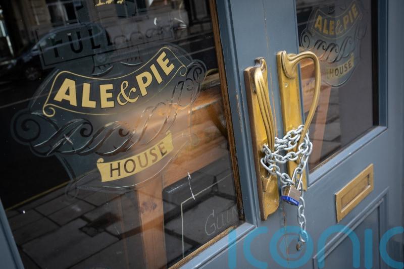 Pubs and brewers warn over mass closures as energy bills leap 300%