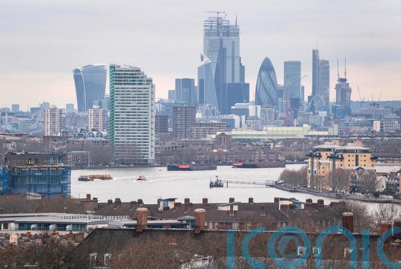 Wall Street market woes drag FTSE 100 lower