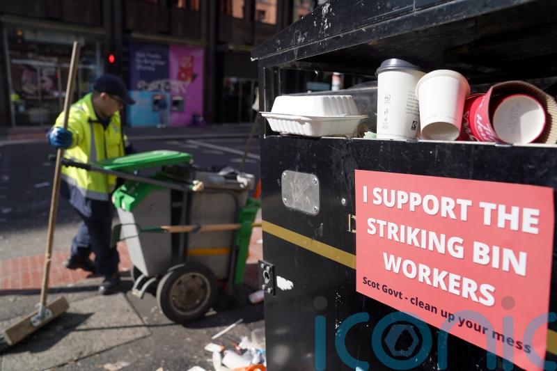 Unions receive new pay offer from council leaders