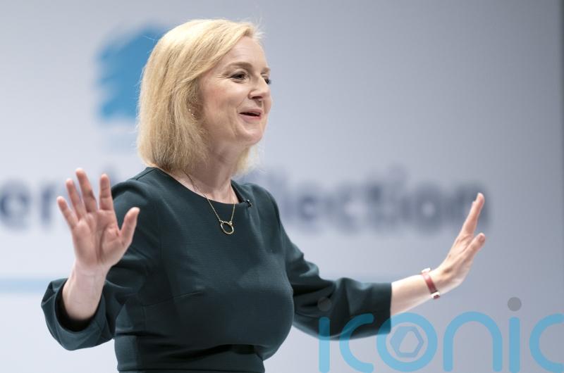 Liz Truss criticised by police chief as UK waits for leadership ballot results