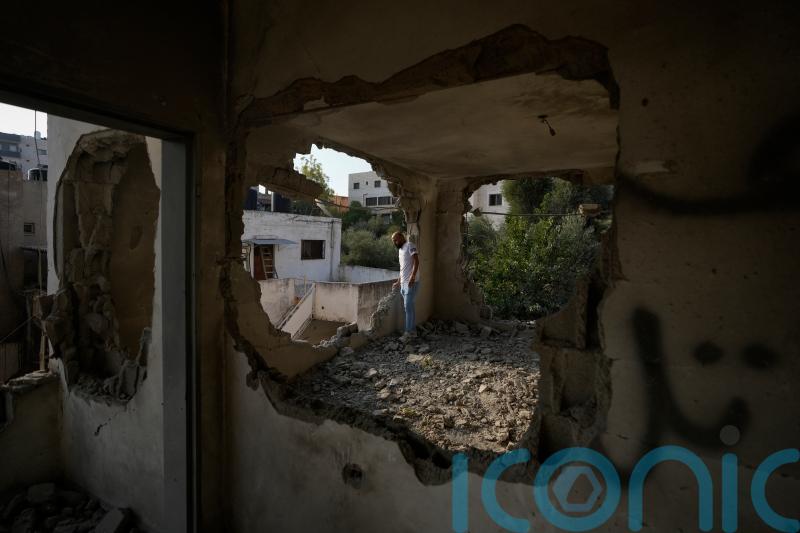 Israeli forces kill Palestinian in West Bank firefight