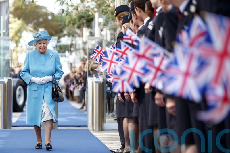 Selfridges to close doors on Friday as businesses pay tribute to Queen