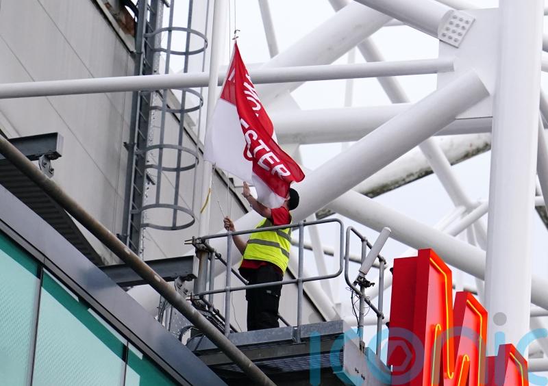 Football across the UK postponed as respects are paid to the Queen
