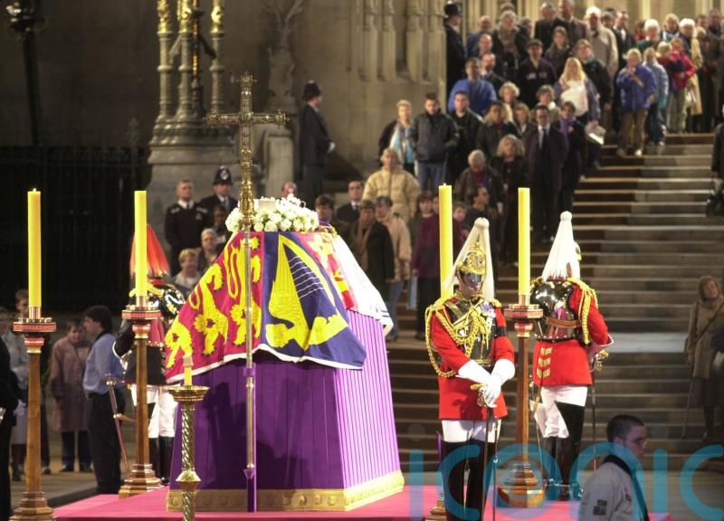 Details of how public can attend lying-in-state revealed with warning of queues